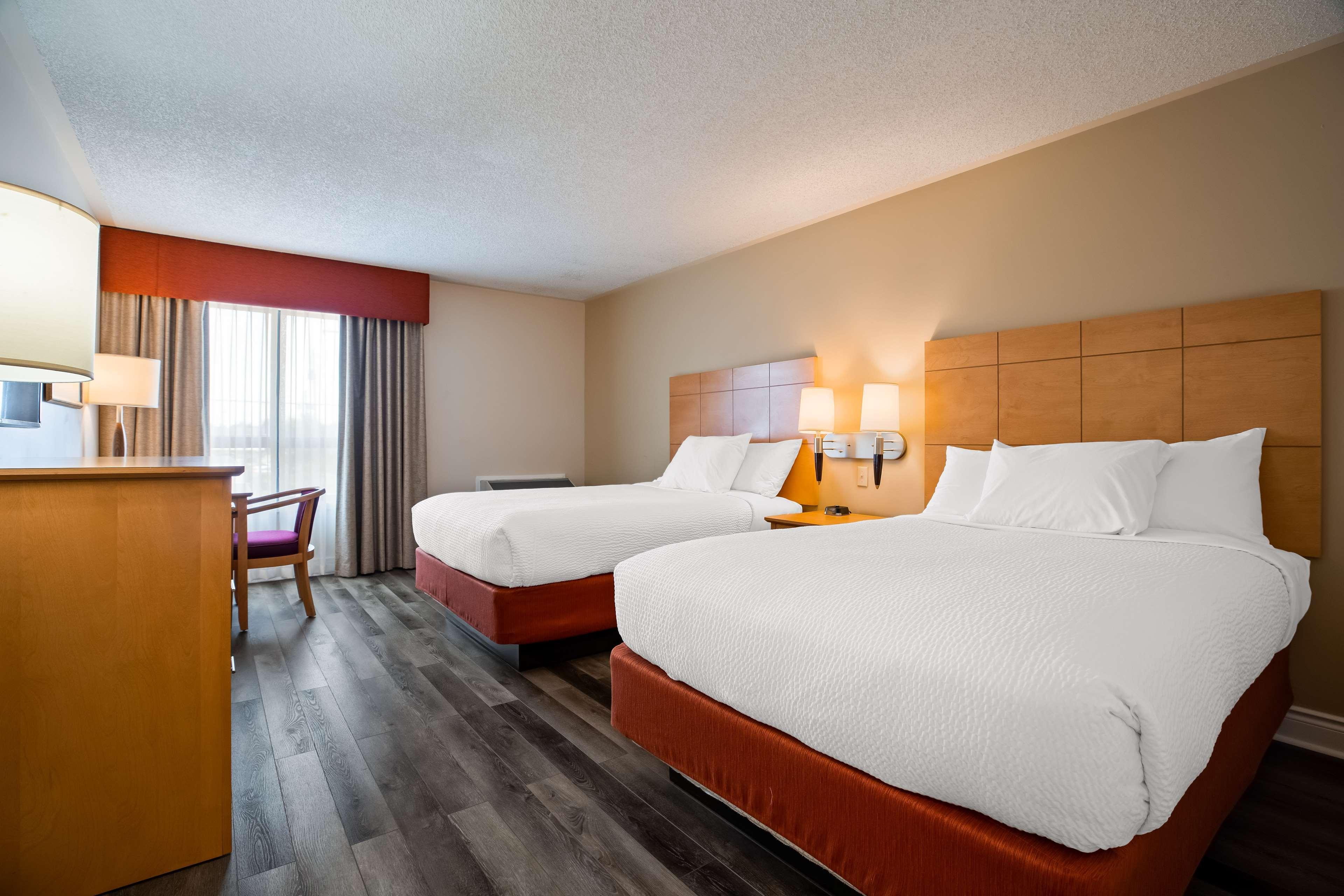 Best Western Smiths Falls Hotel Екстериор снимка