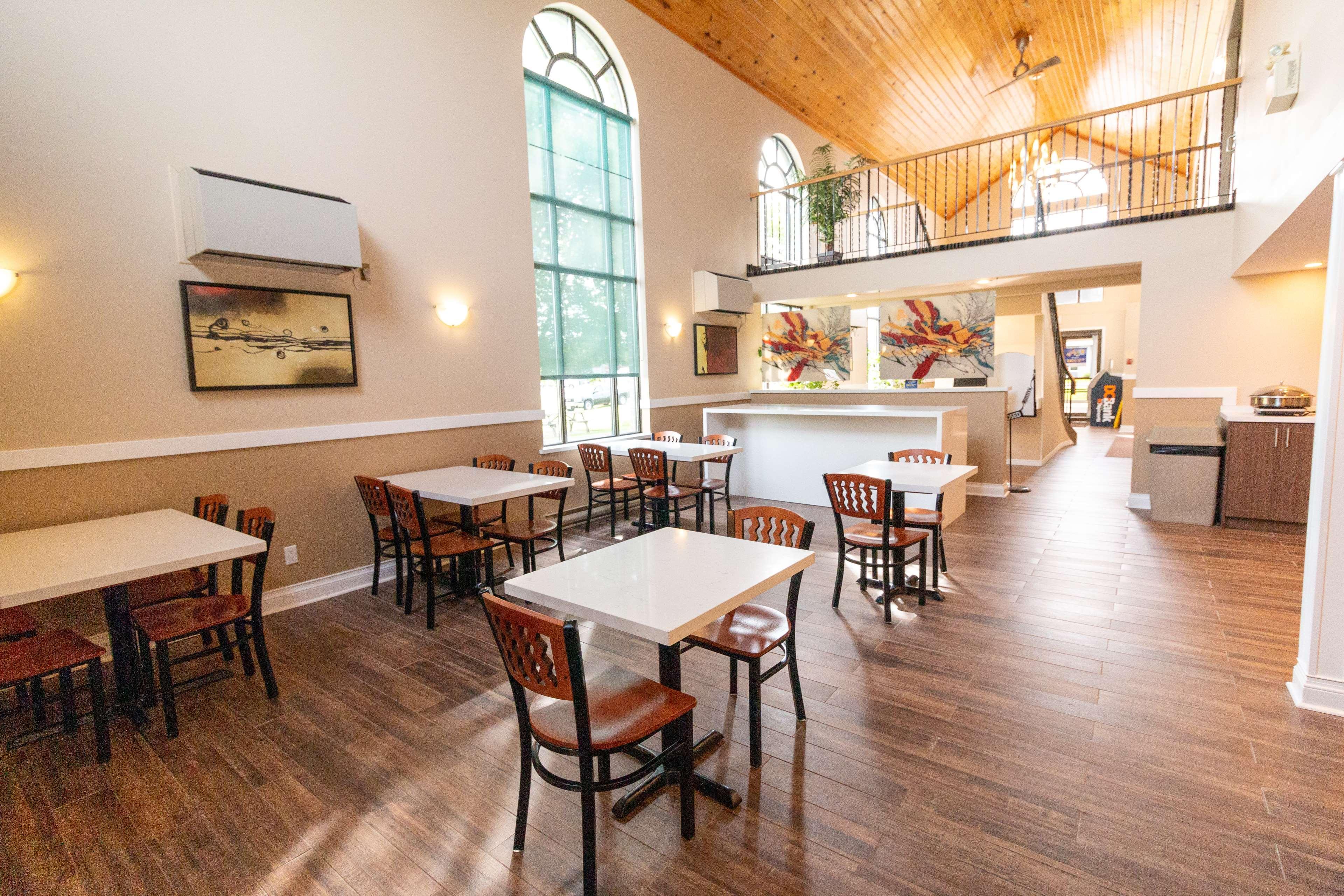 Best Western Smiths Falls Hotel Екстериор снимка