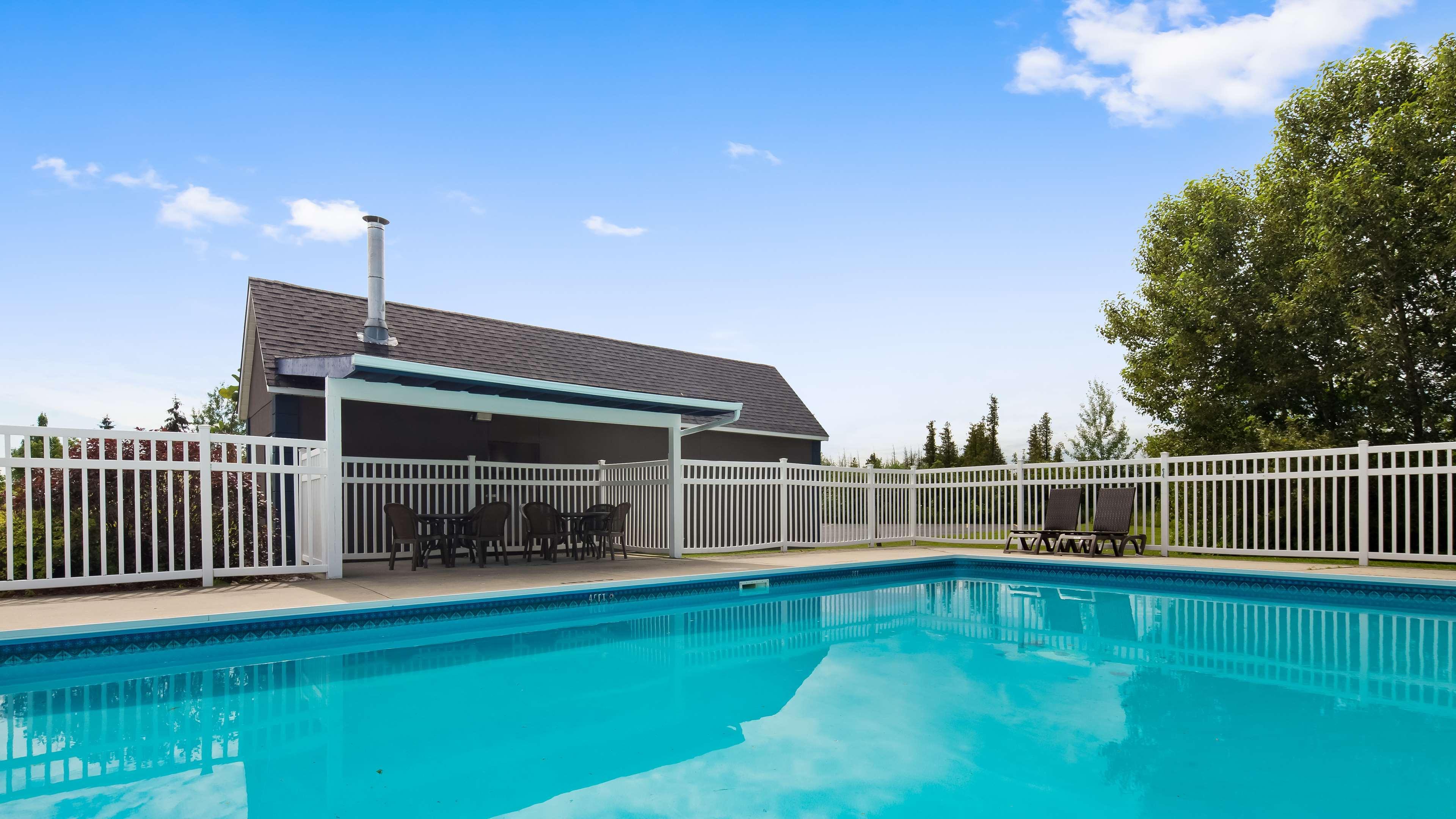 Best Western Smiths Falls Hotel Екстериор снимка