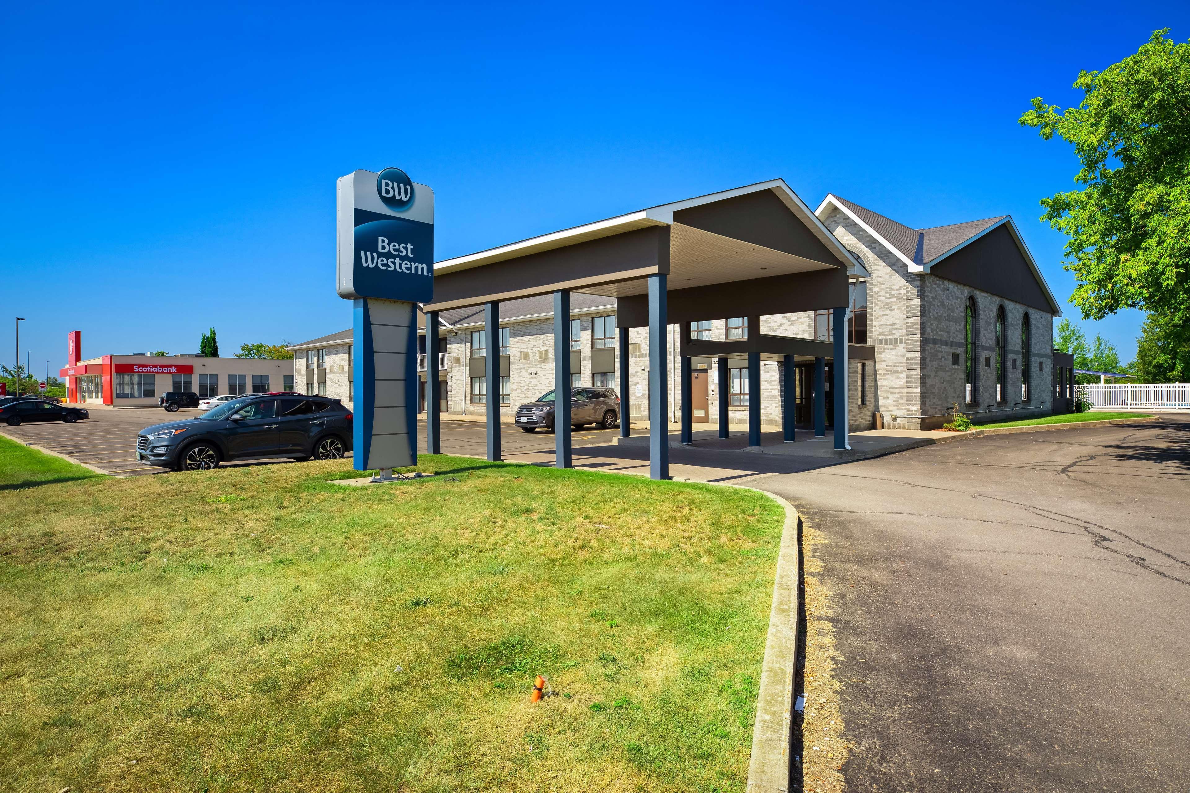Best Western Smiths Falls Hotel Екстериор снимка