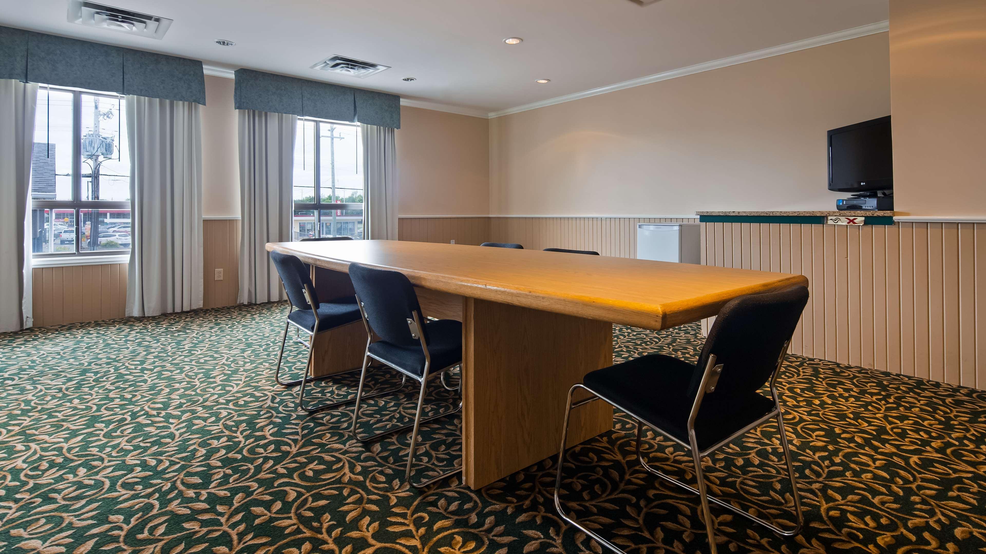 Best Western Smiths Falls Hotel Екстериор снимка
