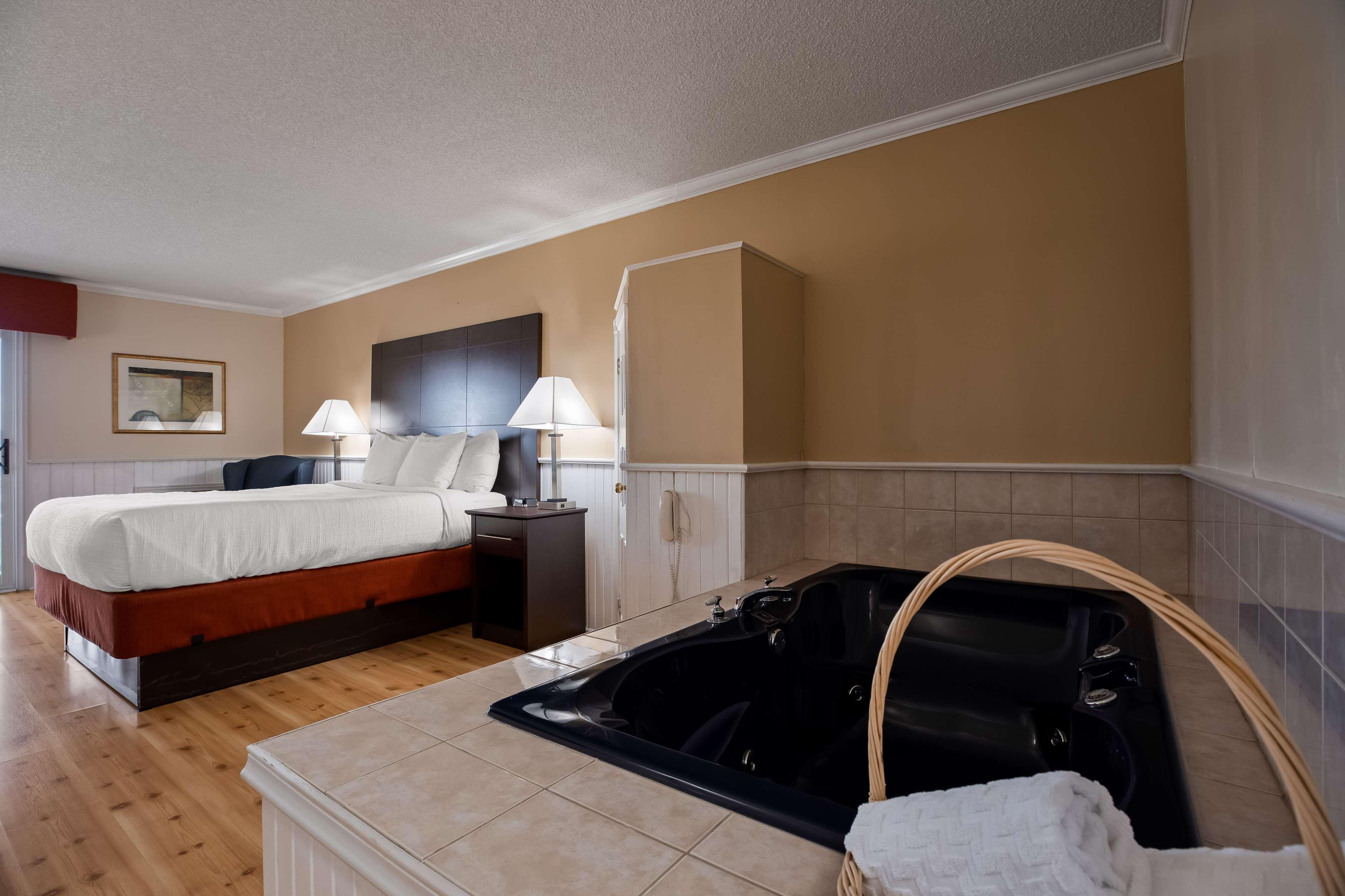 Best Western Smiths Falls Hotel Екстериор снимка
