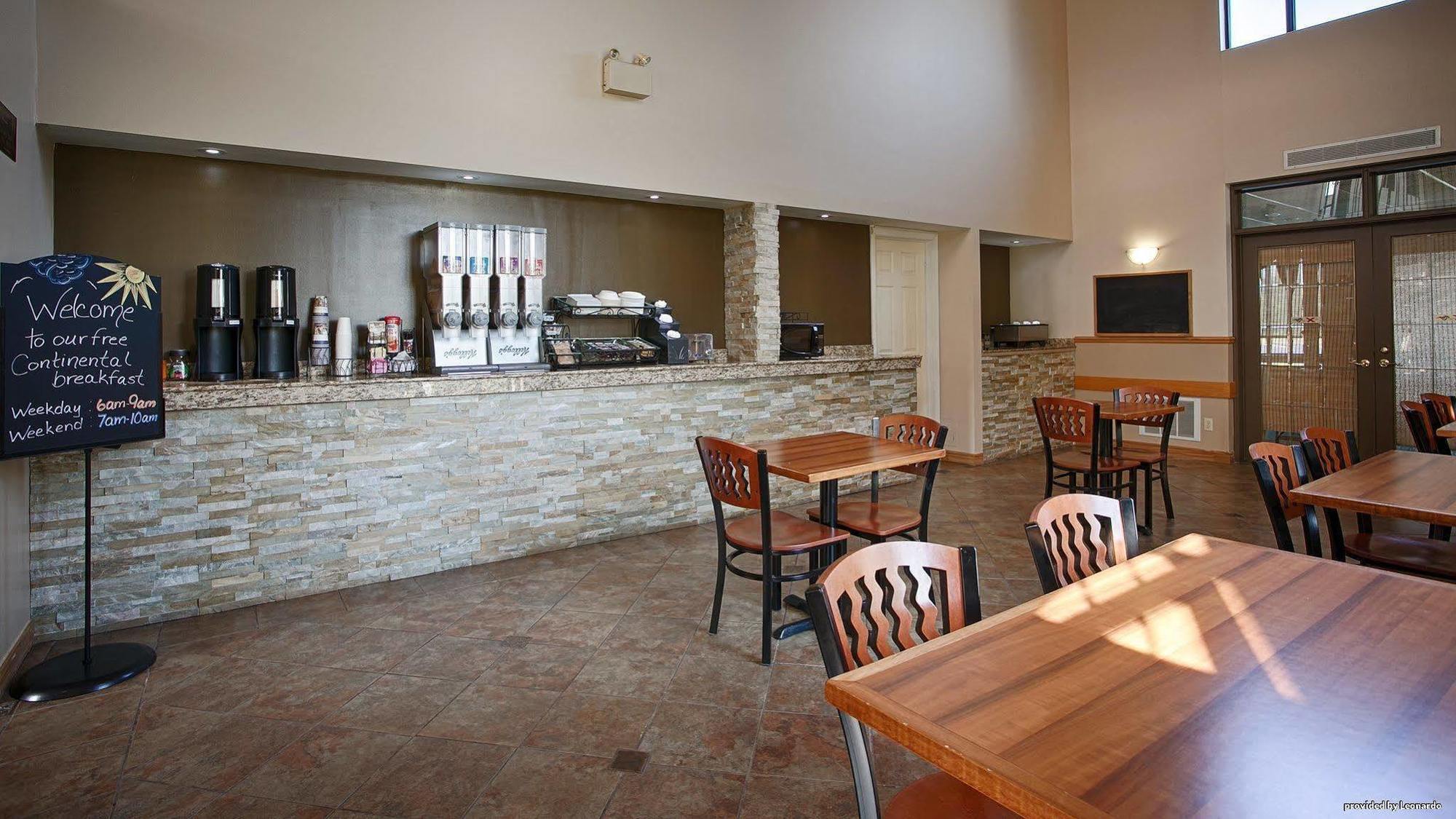 Best Western Smiths Falls Hotel Екстериор снимка