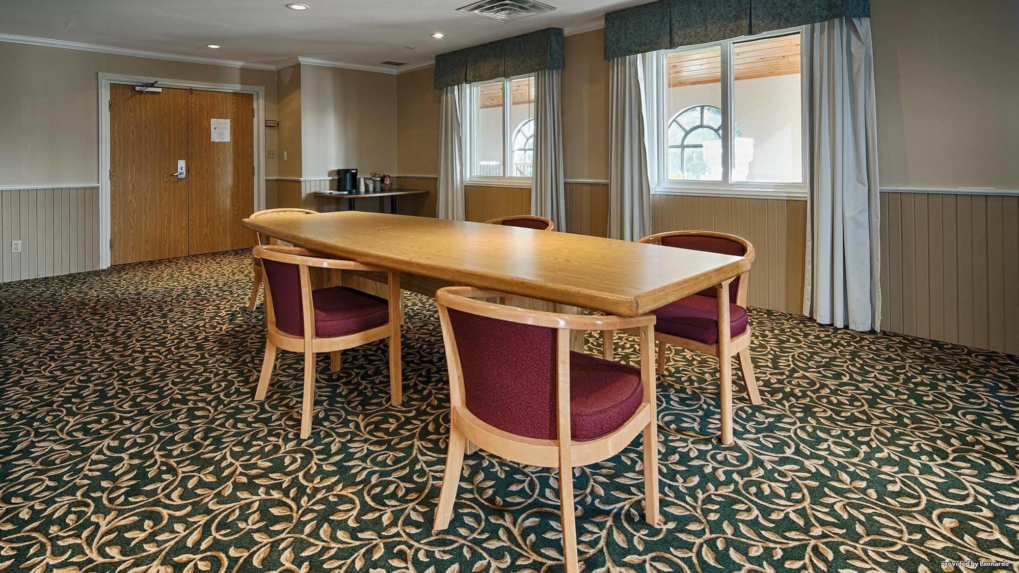 Best Western Smiths Falls Hotel Екстериор снимка